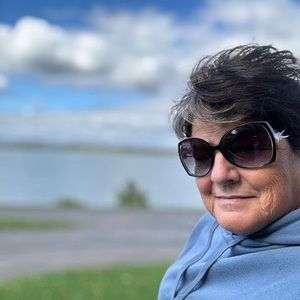 Meet your Posher, Suzanne